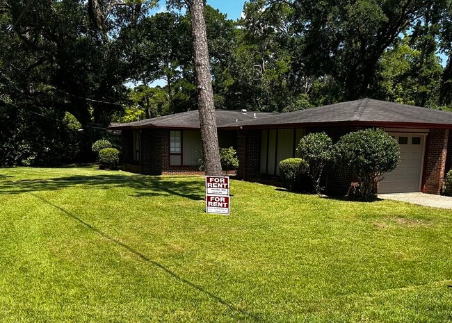 Building Photo - 250 S Villas Ct