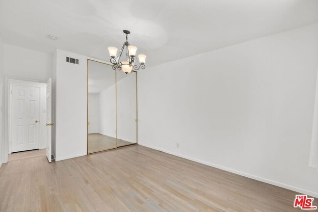 Building Photo - 4442 St Clair Ave