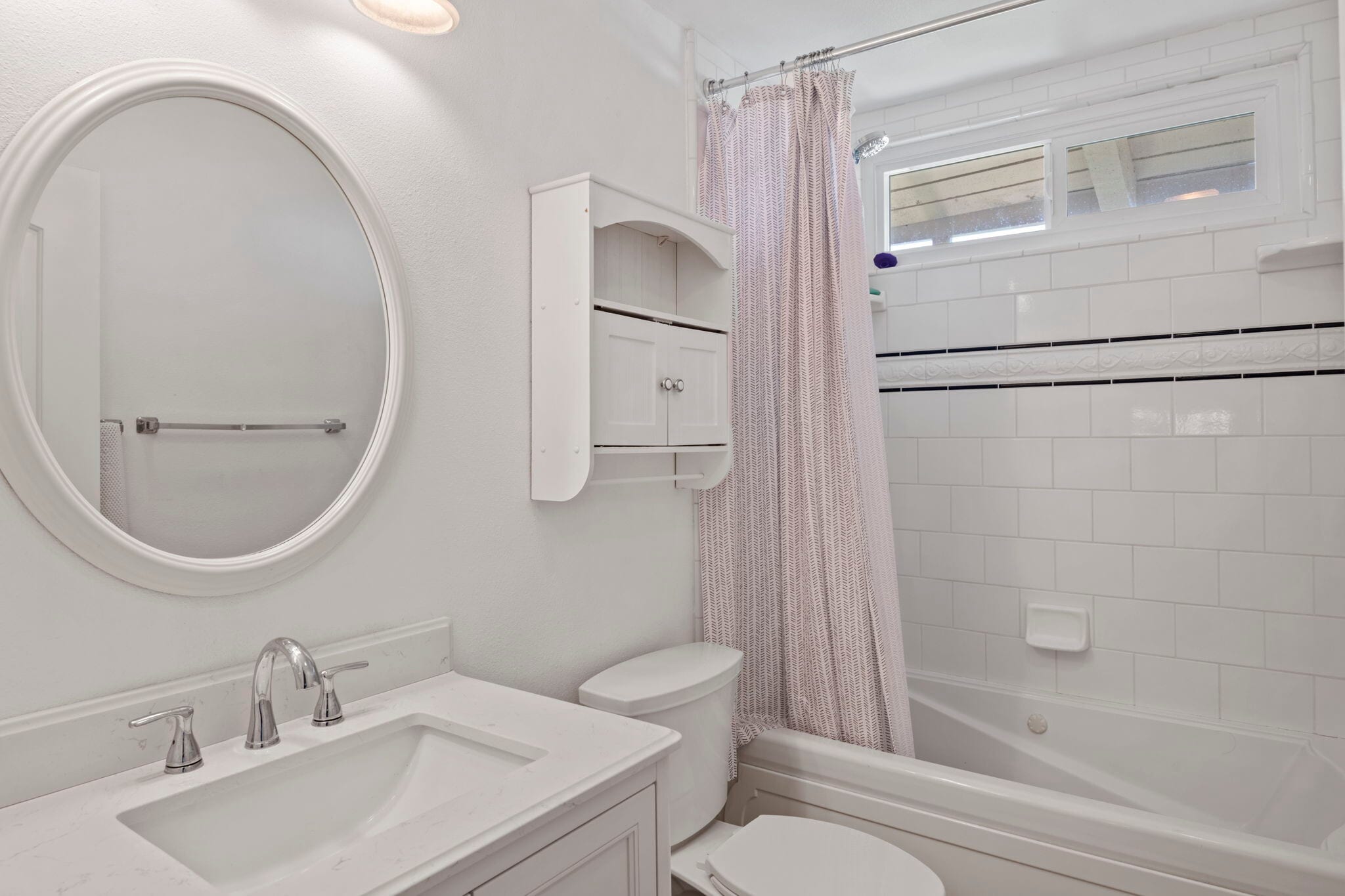 Building Photo - 257 Avenida Adobe