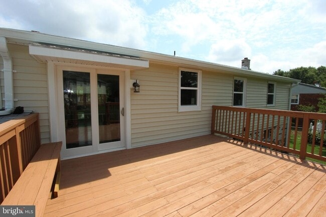 Building Photo - 7803 Woodbourne Ave