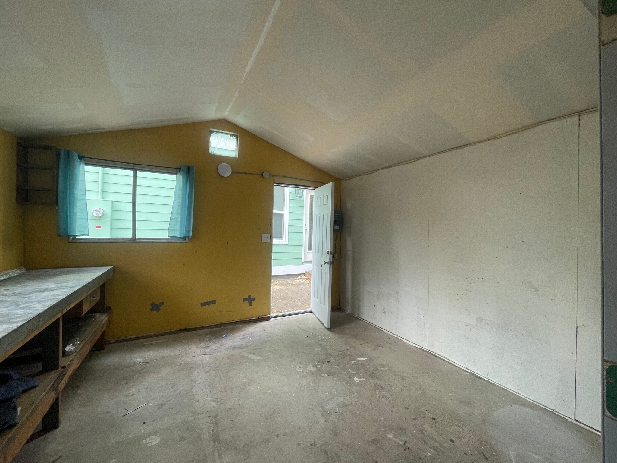 shop/storeroom - 227 N El Paso St