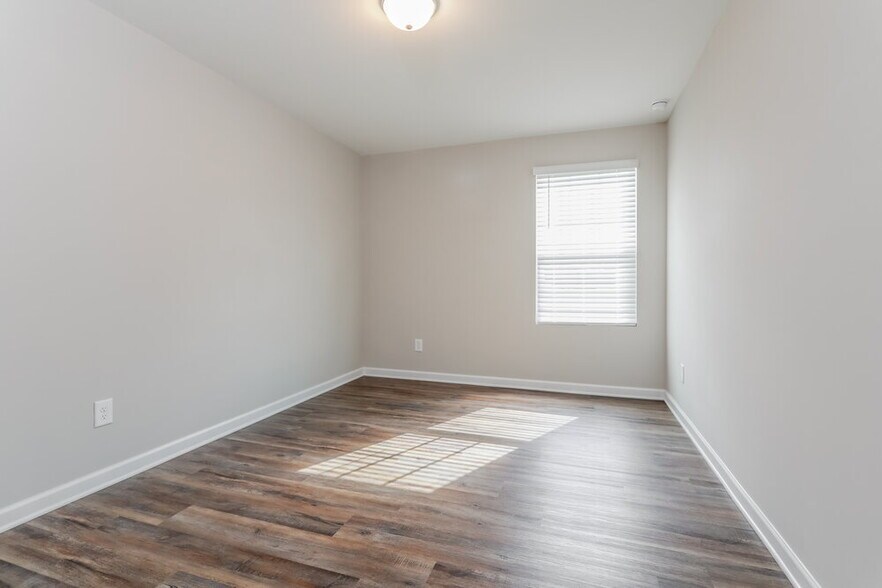 Building Photo - 3775 Place Dr