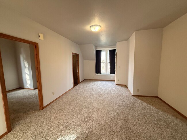 Building Photo - M1614 #1-3