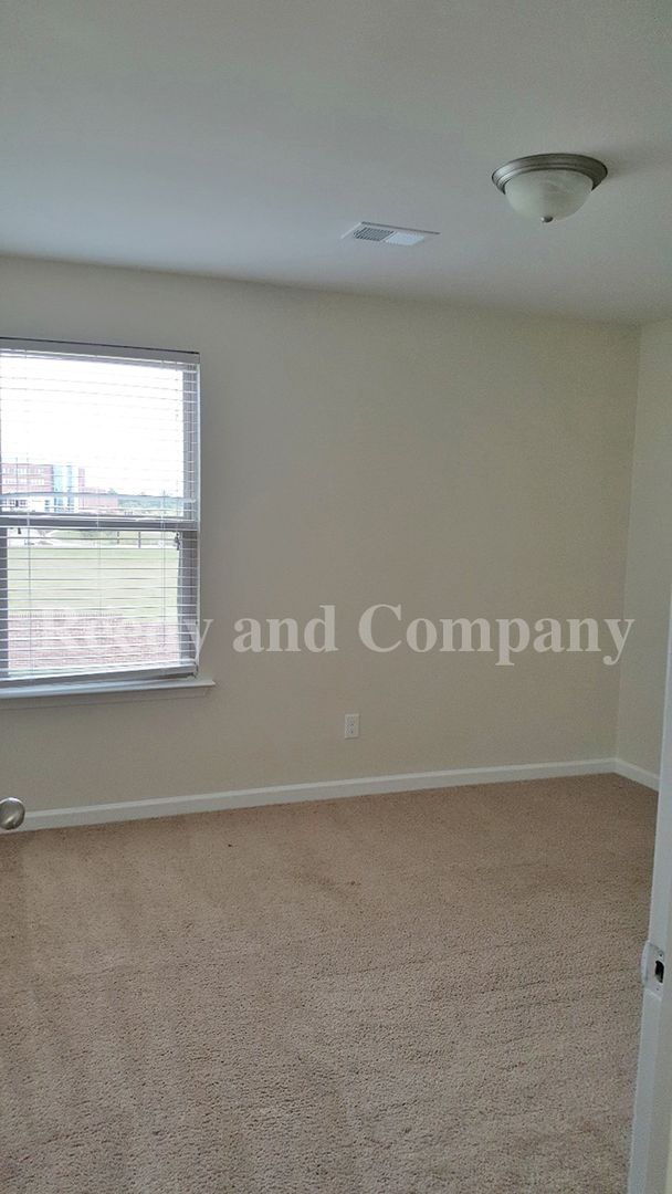 Building Photo - 4264 Blake Cir