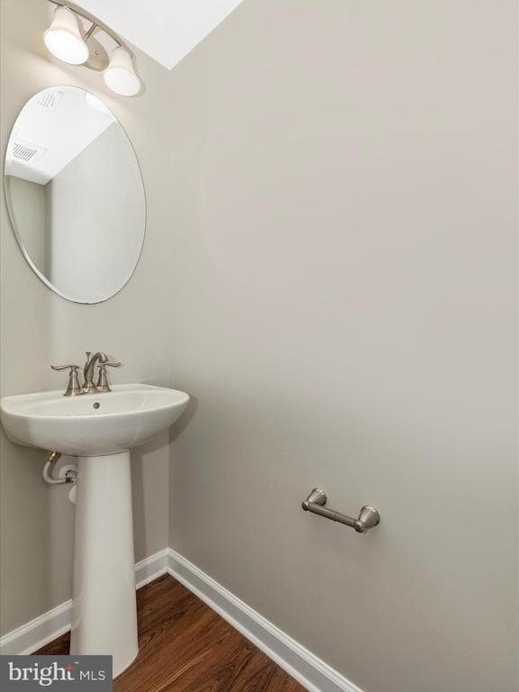 Building Photo - 10020 Beerse St