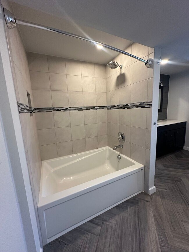 Building Photo - Beautiful 4 Bedroom 3 Bathroom Home in Everett!