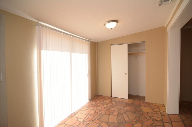 Building Photo - Charming 3 Bedroom 2 Bath House! Central T...