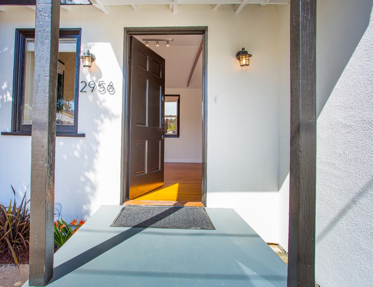 Building Photo - 2956 Finch St