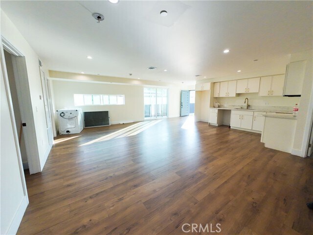 Building Photo - 6628 Camellia Ave