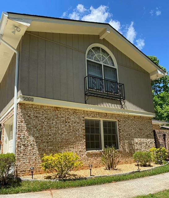 Building Photo - 5262 Happy Hollow Rd