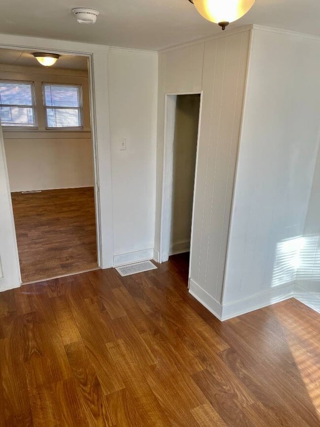 Building Photo - 1623 Cedar St