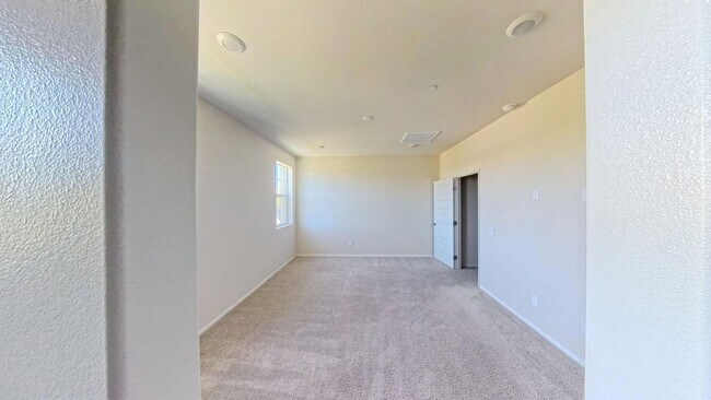 Building Photo - 40186 Birchfield Dr