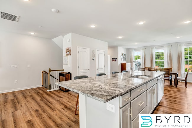 Building Photo - 5908 Whitehurst Ln