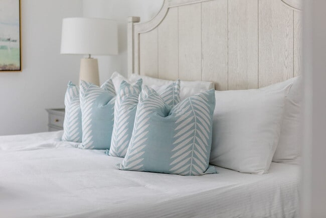 Building Photo - 80 East Royal Fern Way