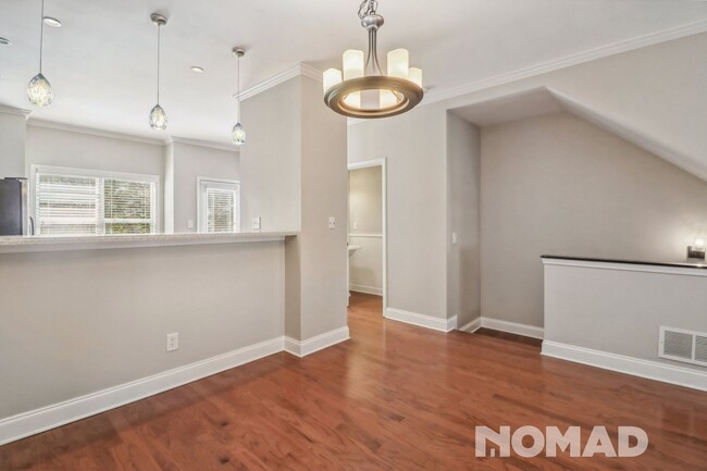 Building Photo - Charming 3BR Townhome in Decatur