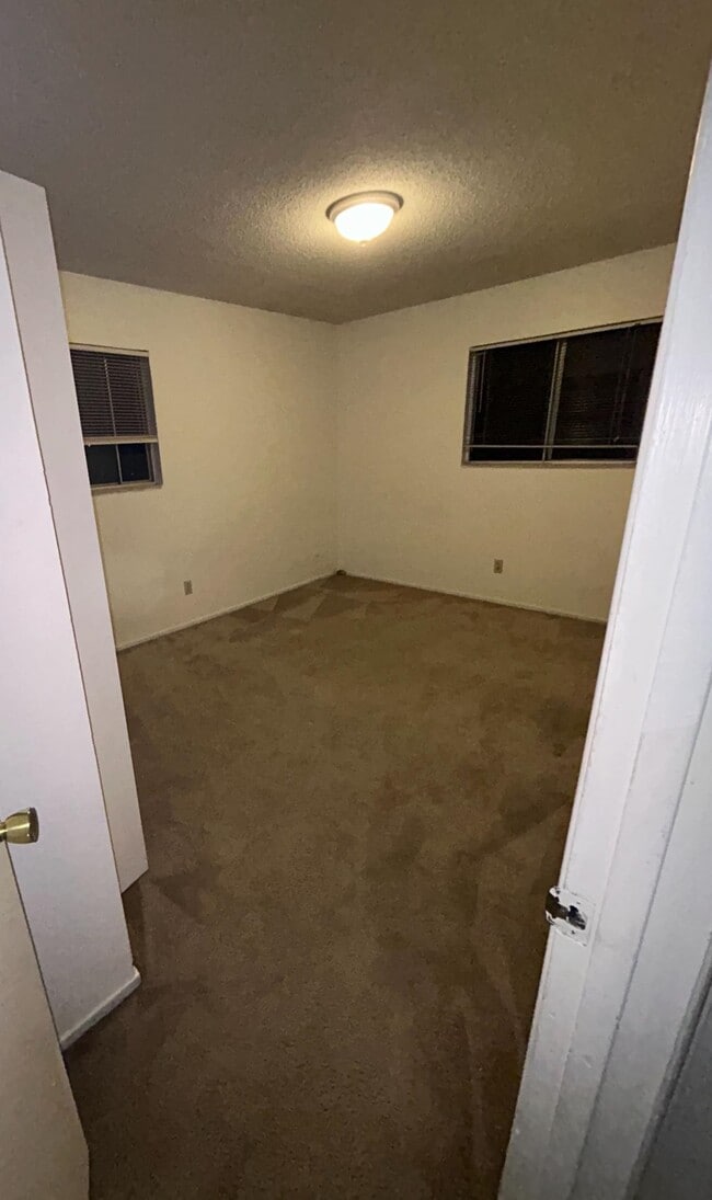 Building Photo - 902 F St