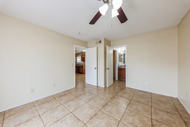 Building Photo - 4774 W Menadota Dr