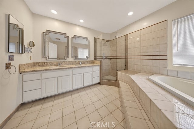 Building Photo - 2255 E Chevy Chase Dr