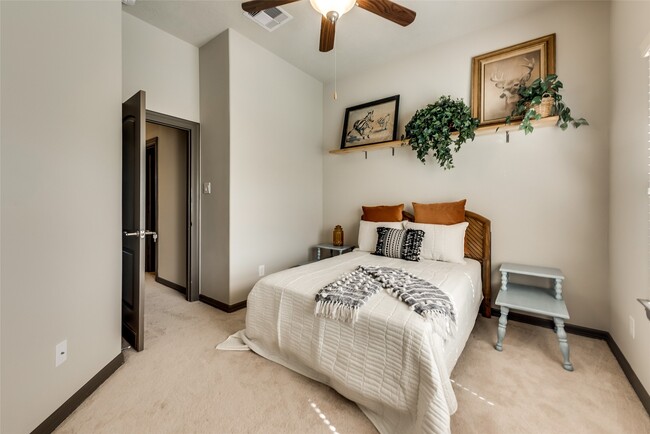 Building Photo - 86 Aventura Pl