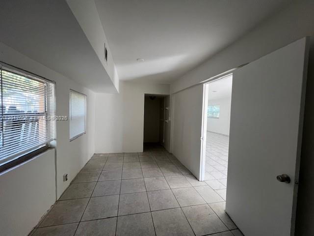 Building Photo - 4548 SW 33rd Ave