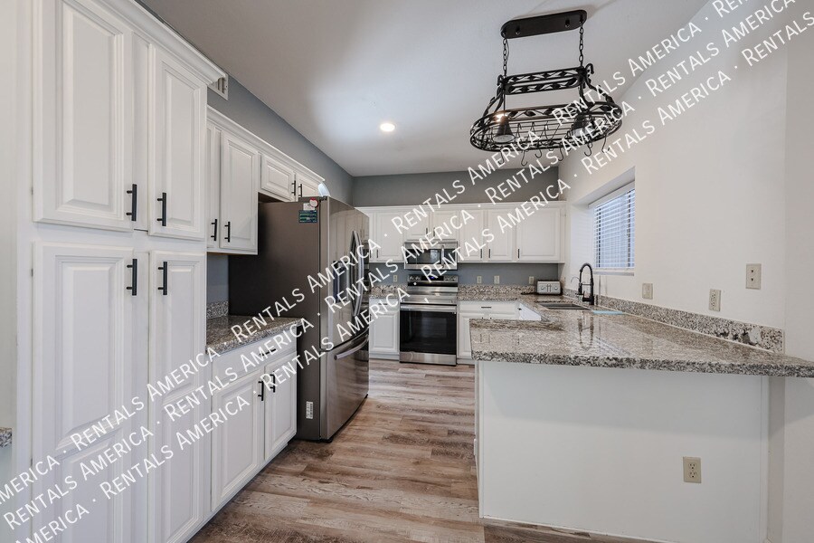 Building Photo - 6101 W Whispering Wind Dr