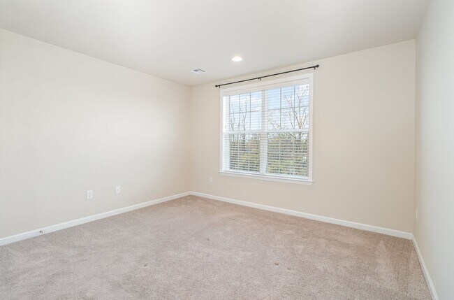 Building Photo - 1726 Bradley Dr