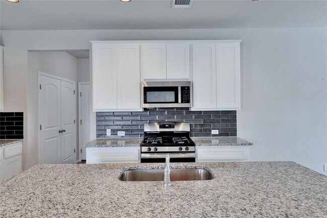 Building Photo - 1105 Burin Dr