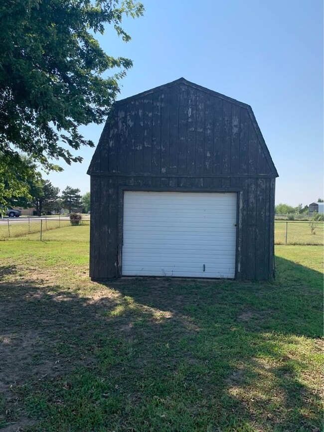Building Photo - 5410 Clark Dr