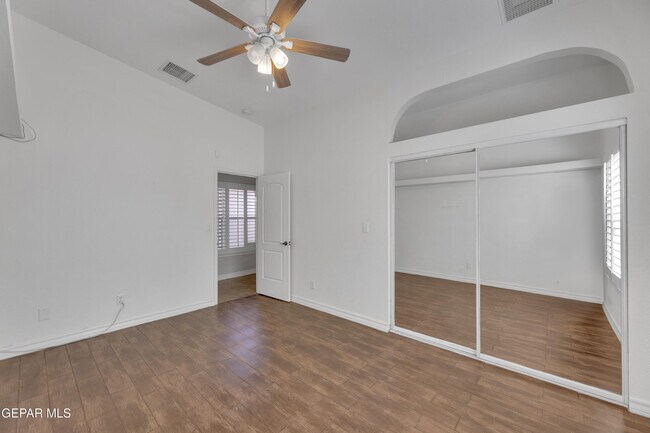 Building Photo - 232 Avenida Mirador