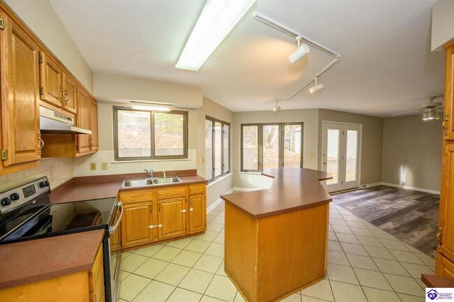 Building Photo - 356 Bittersweet Dr