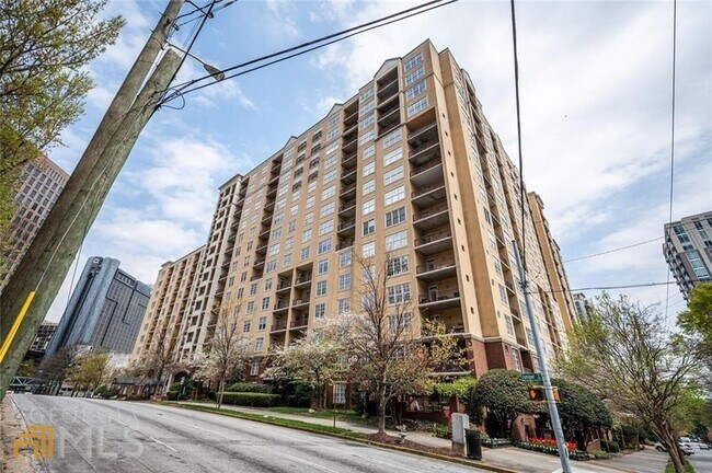 Building Photo - 1101 Juniper St NE