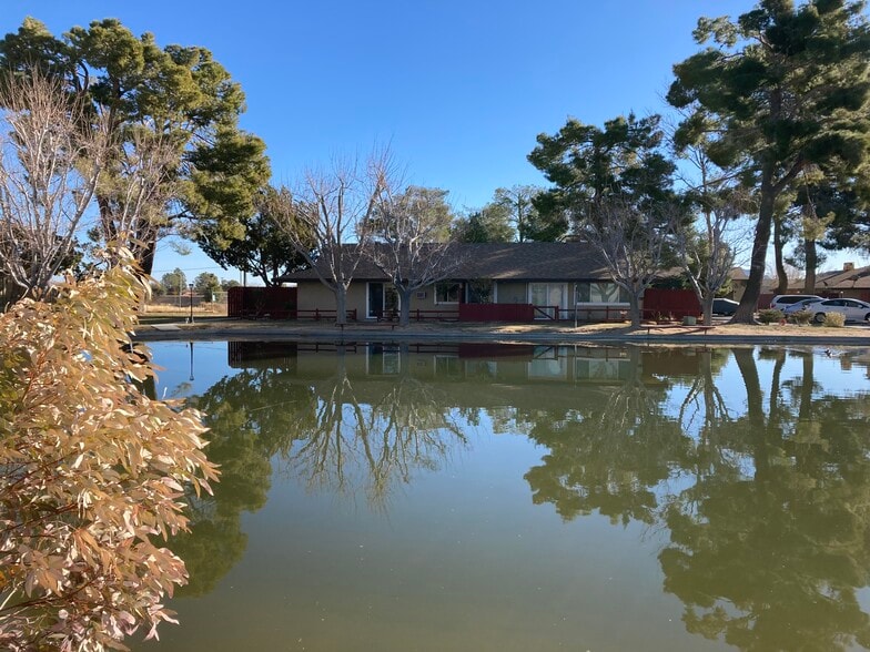 Building Photo - 21325 Lake Shore Dr