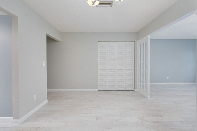 Building Photo - Townhome in the heart of Ormond Beach