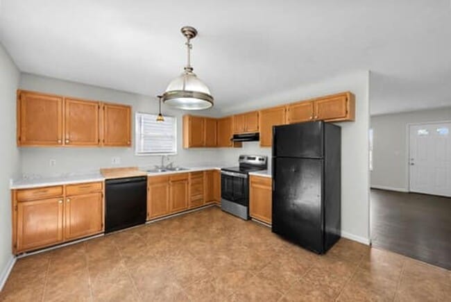 Building Photo - 5691 Victoryview Ln