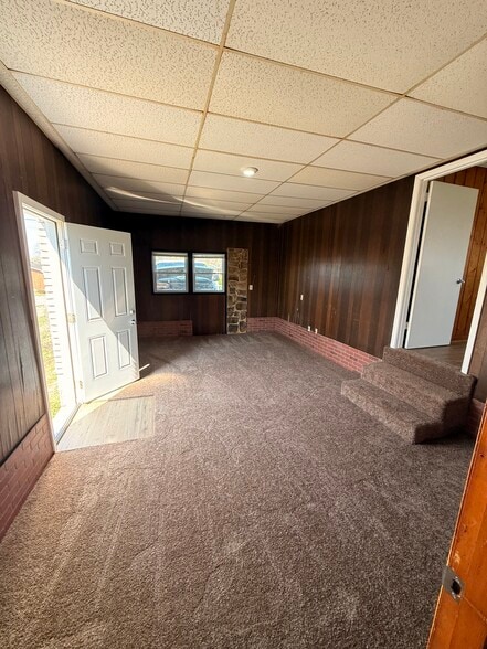 Building Photo - 3306 Stockdale Ln