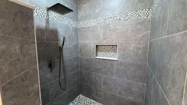 Building Photo - 10324 Pointview Ct