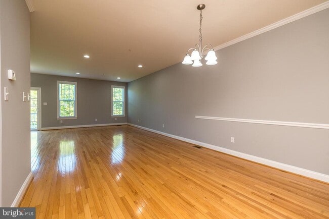Building Photo - 3216 Brookside Dr
