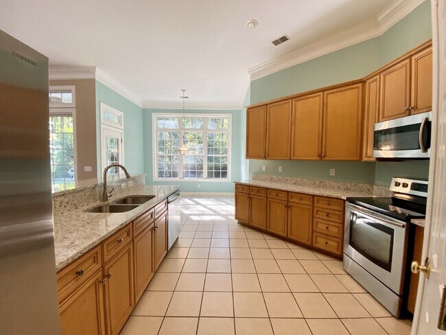 Building Photo - Gorgeous, Island West Home Available  for Rent!