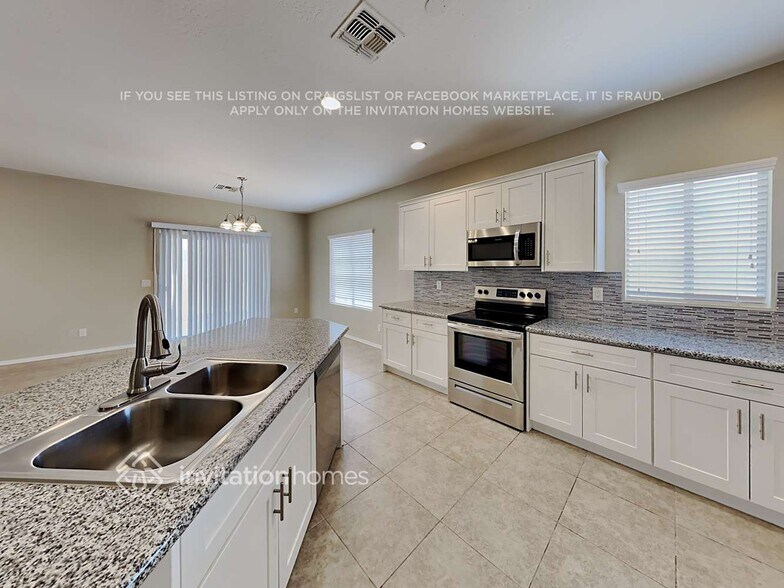 Building Photo - 14210 W Hearn Rd