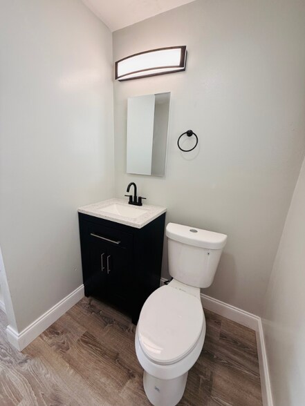 Building Photo - 1128 Neptune Dr