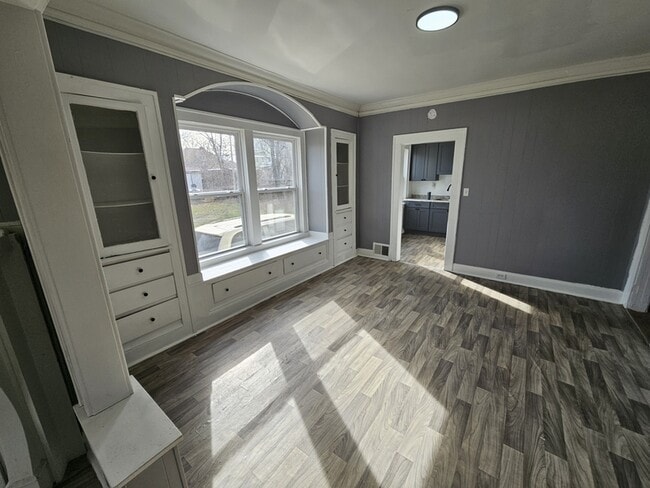 Building Photo - 9208 Pierpont Ave