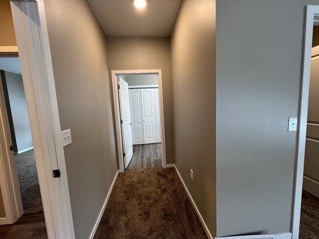 Building Photo - 4440 - 4450 S 26th St