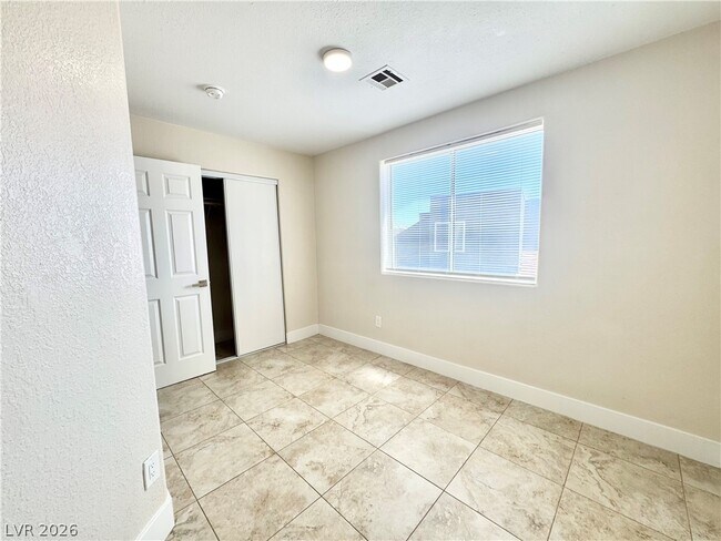 Building Photo - 640 E San Lorenzo St