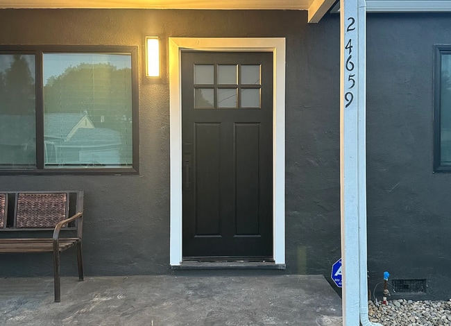 Building Photo - Beautiful Hayward 3/1!  Please read entire ad for viewings
