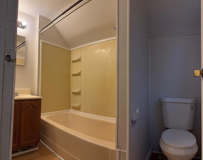 Building Photo - 612 Wood St