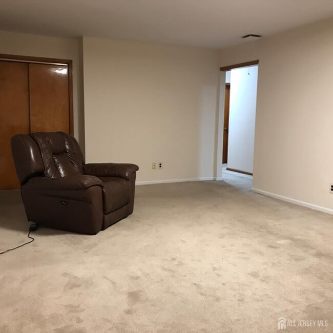 Building Photo - 354 Alpine St