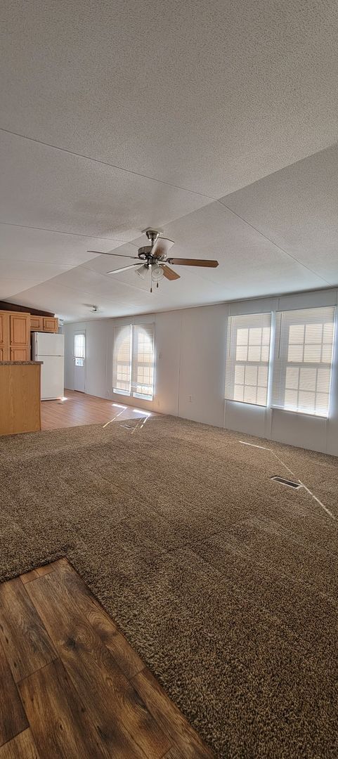Building Photo - Ready to Move in