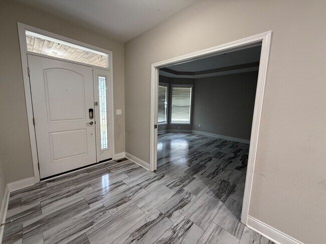 Building Photo - 6346 Walker Ct
