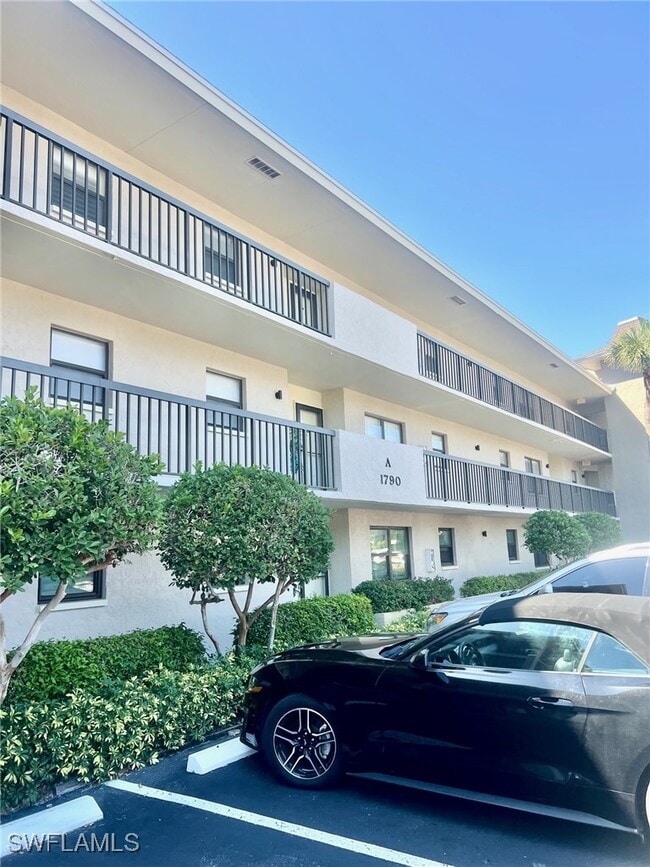 Building Photo - 1790 Imperial Golf Course Blvd