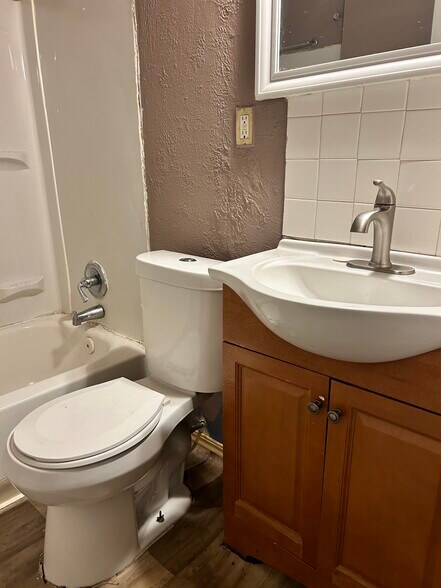 Building Photo - 4776 Maffitt Ave